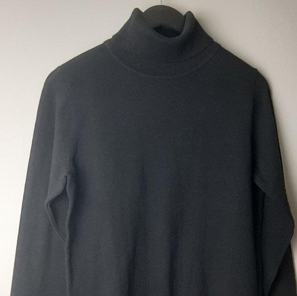 Andrew Marc Women’s Turtleneck - Picture 2 of 6